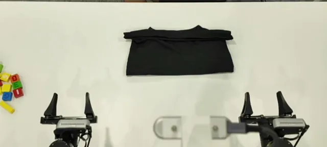 Fold clothes, key frame 6 of 6