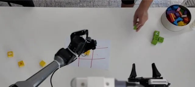Tic-tac-toe, key frame 2 of 6